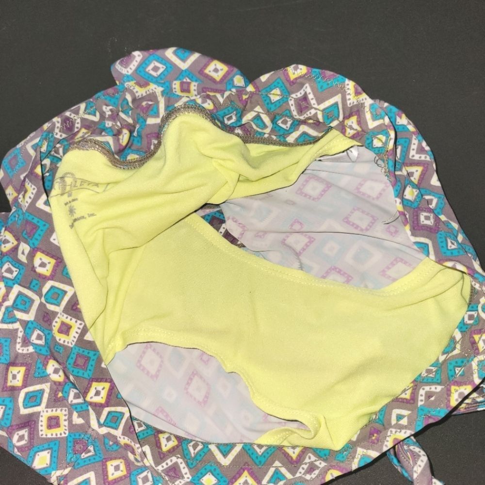 Athleta Auroville Lined Swim Shorts Medium - Picture 4 of 10